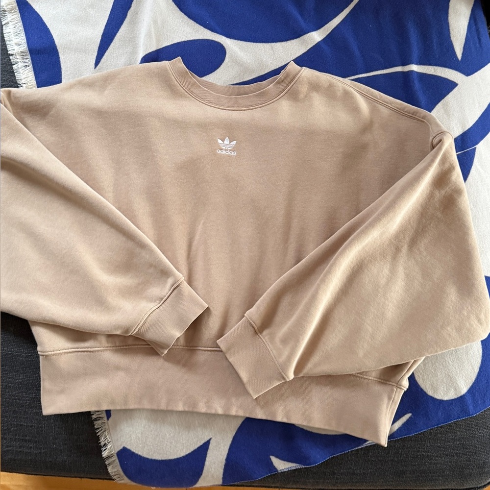 ADIDAS TAN CREWNECK SMALL OVERSIZED